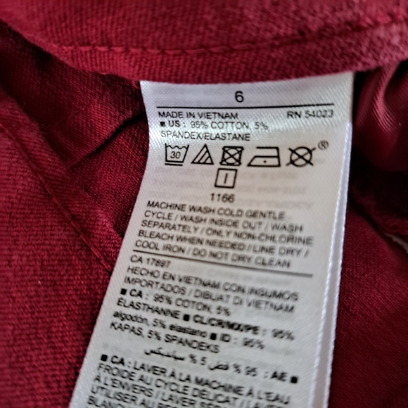 Old Navy Women's Jean Capri's - Picture 5 of 7